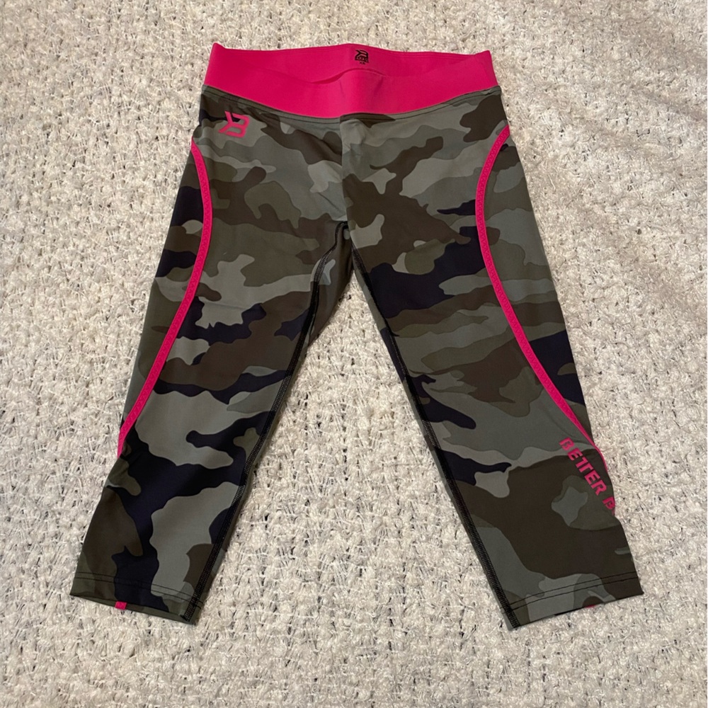 BETTER BODIES Camo Leggings with Pink Trim